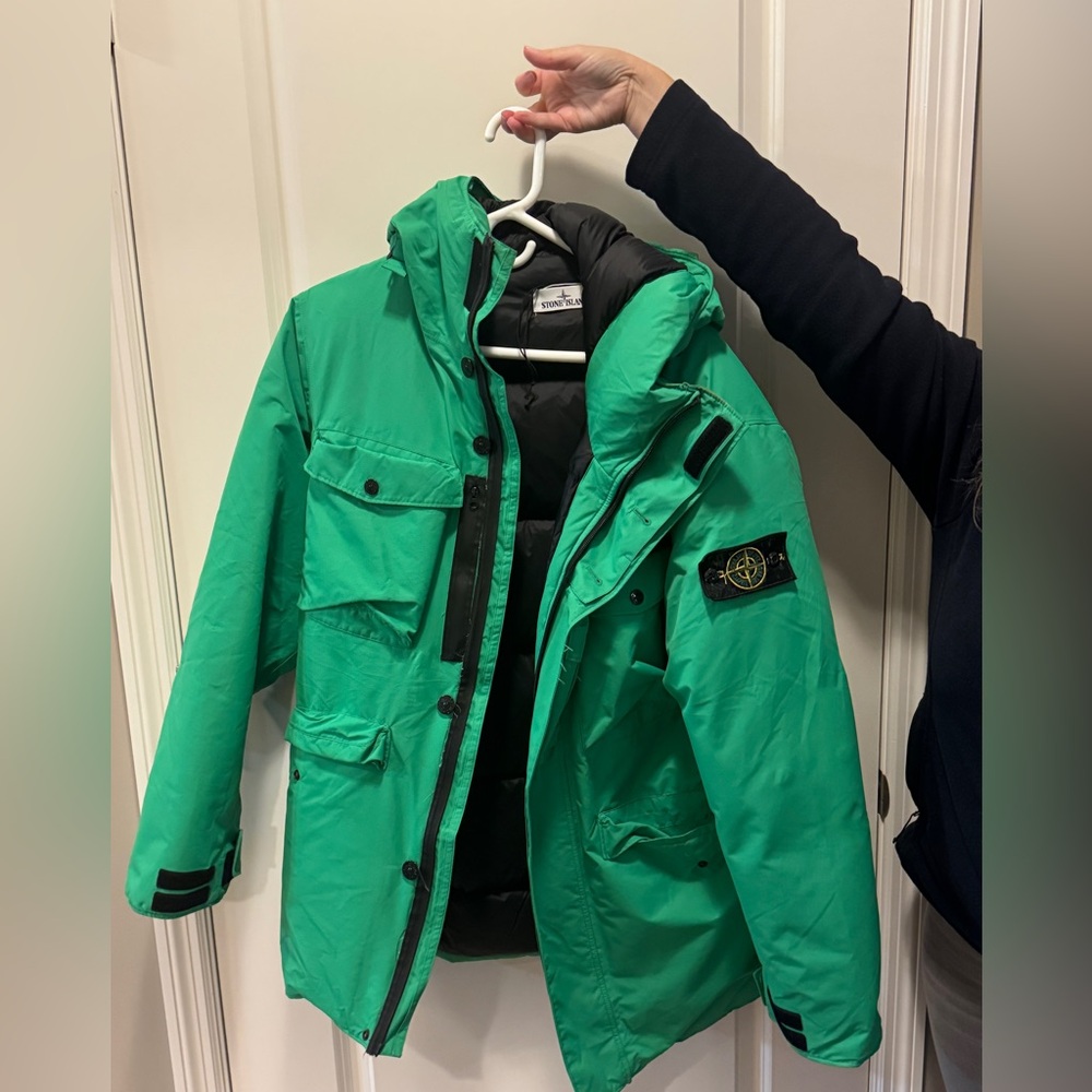 STONE ISLAND
Ripstop Gore-tex Tech Down Jacket In Green - Picture 2 of 8